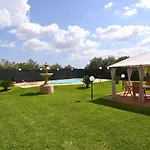 Floridia With Pool Near *