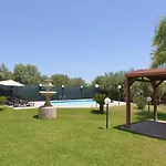 Floridia With Pool Near Сasa de vacaciones *