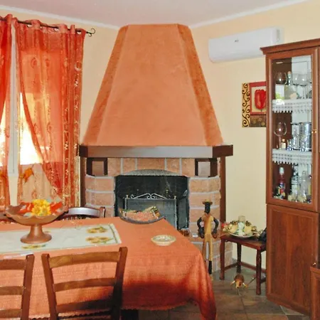 בית נופש Floridia With Pool Near