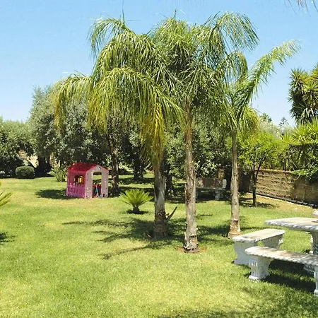 度假居 Floridia With Pool Near *