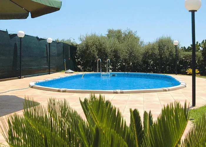 בית נופש Floridia With Pool Near *