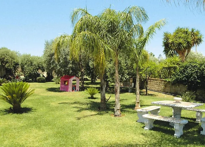 בית נופש Floridia With Pool Near *